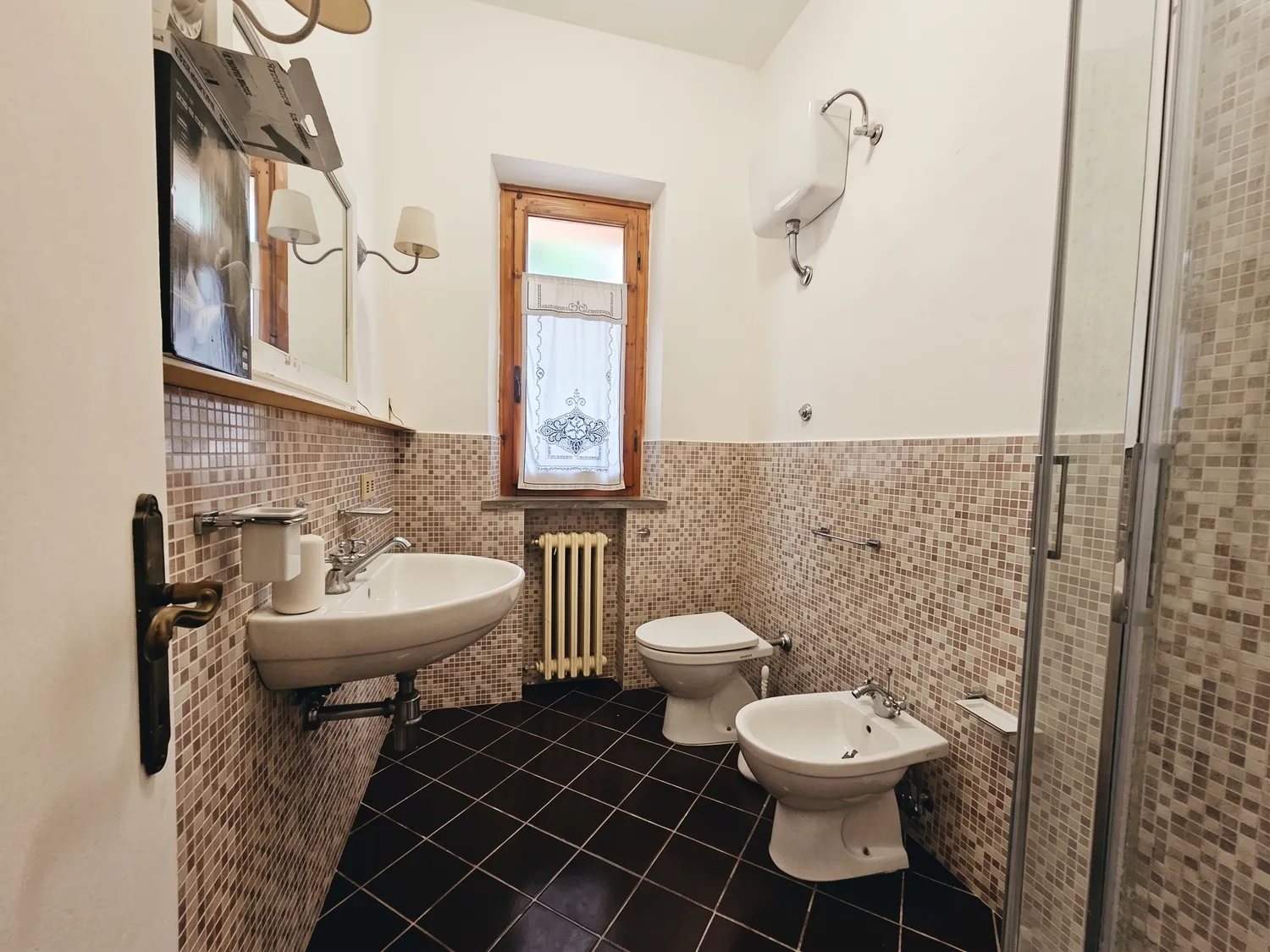 Villa 2, bagno al piano terra